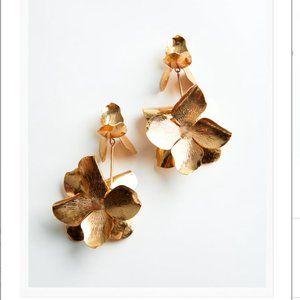 Gold Tone Floral Earings